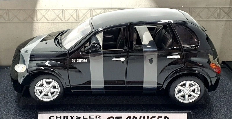 Motor Max 1/18 Scale Diecast 73107 - Chrysler GT Cruiser - Black - Image 3 of 4