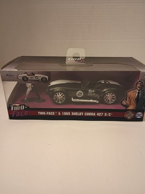 Two-Face & 1965 Shelby Cobra - 1/32 Sealed die cast car - Jada Hollywood Rides