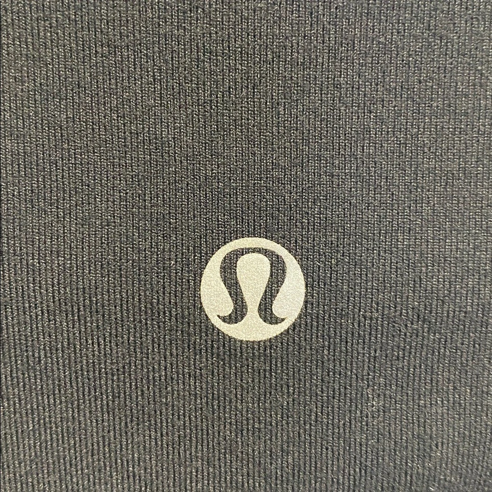 Jaqueta feminina Lululemon preta Luon zíper completo tamanho 12 bolsos de malha nas axilas - Imagem 2 de 4