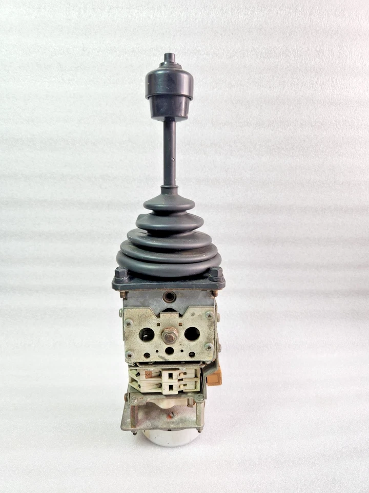 LIEBHERR-WERK 606201914 CRANE JOYSTICK CONTROLLER V64.1D-02ZP [FAST SHIPPING] - Image 4 of 4