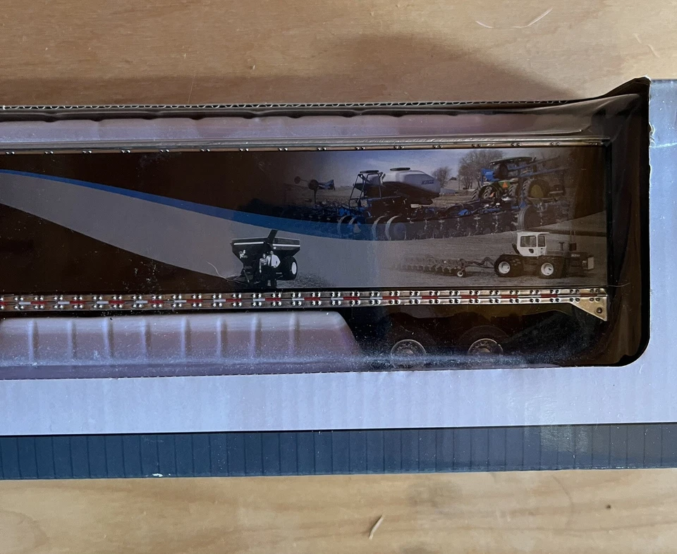 1/64 Scale Speccast Kenworth T660 Kinze 50 Year Anniversary Diecast Semi - Image 3 of 4