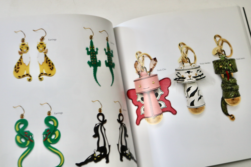 PRADA GIFTS 2011 look book catalog - Photo 3/3