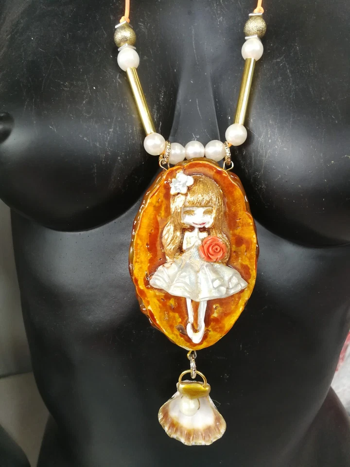 Collar Joyería Muñeca Oro Colgante Princesa Perla Cristales Amuleto Talismán Concha Foto 3 de 4