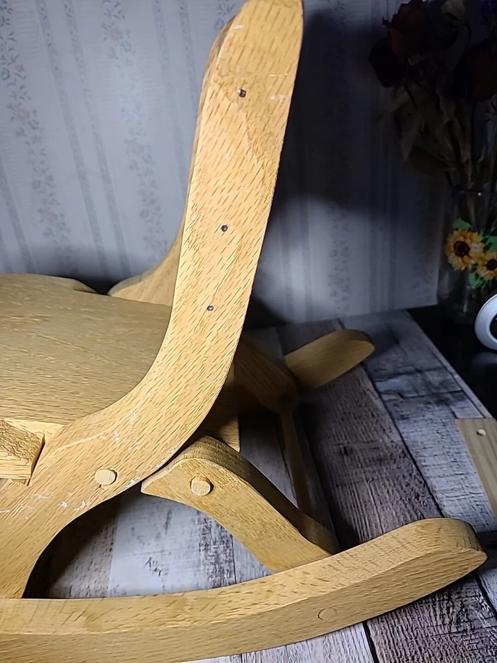 Wooden Doll Rocking Chair 12" High. Vintage Handmade  Foto 3 de 4
