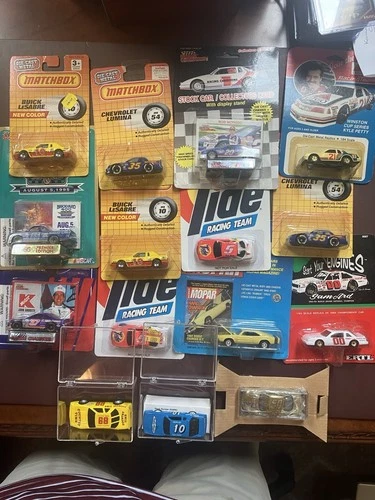 Vintage ERTL, Matchbox,  Racing Champions ... Mixed Lot of 15 cars