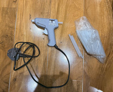 The Craft Hut KU-101 Mini Hot Melt Glue Gun with Glue Sticks, 1 Unit