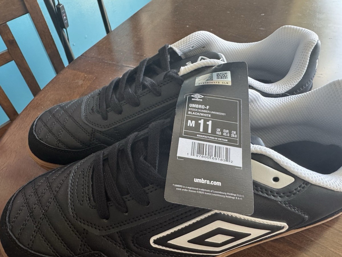 Umbro Men's Size 11 Black Turf Soccer Shoes Without Original Box