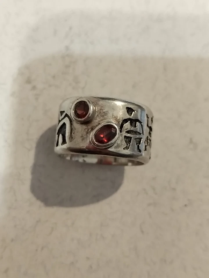 Anello a fascia in argento 925 e due pietre granati - Ottimo!  - Immagine 4 di 4