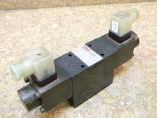 BIERI  WV700-6-4/3-U-107-P  3 Position Hydraulic Directional Valve  107 VDC