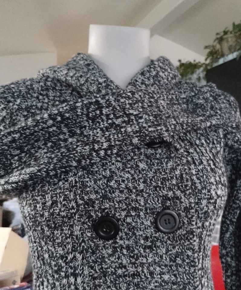 Suéter largo de doble botón para mujer Carol Rose talla S carbón Foto 4 de 4