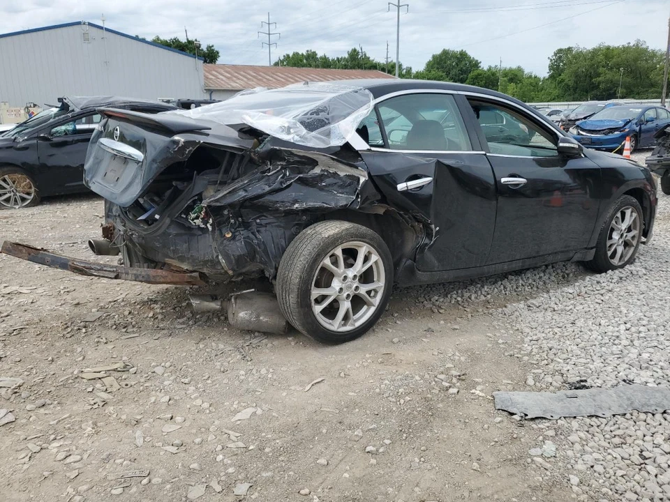 Conjunto de limpador de ar usado serve: 2012 Nissan Maxima grau A - Imagem 3 de 4