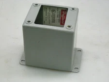 Hoffman E-1PBGX Pushbotton Enclosure - MISSING COVER