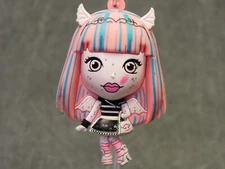 Monster High NEW * Rochelle Goyle Clip * Blind Bag Key Chain Monogram Doll