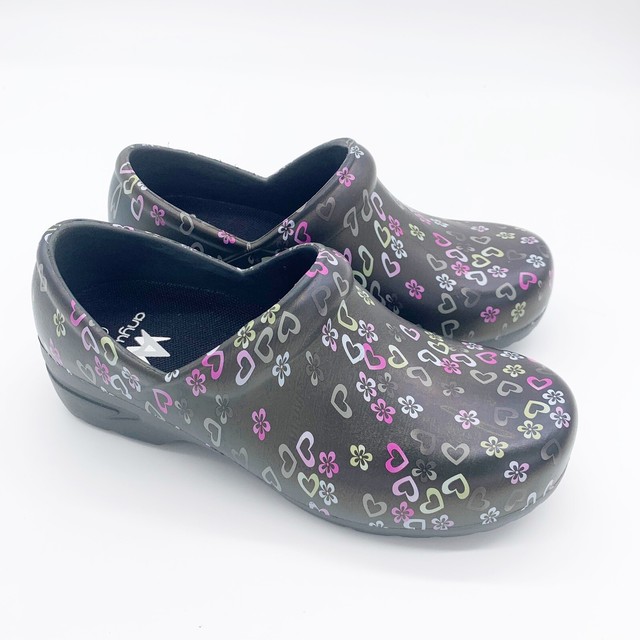 non slip nurse clogs