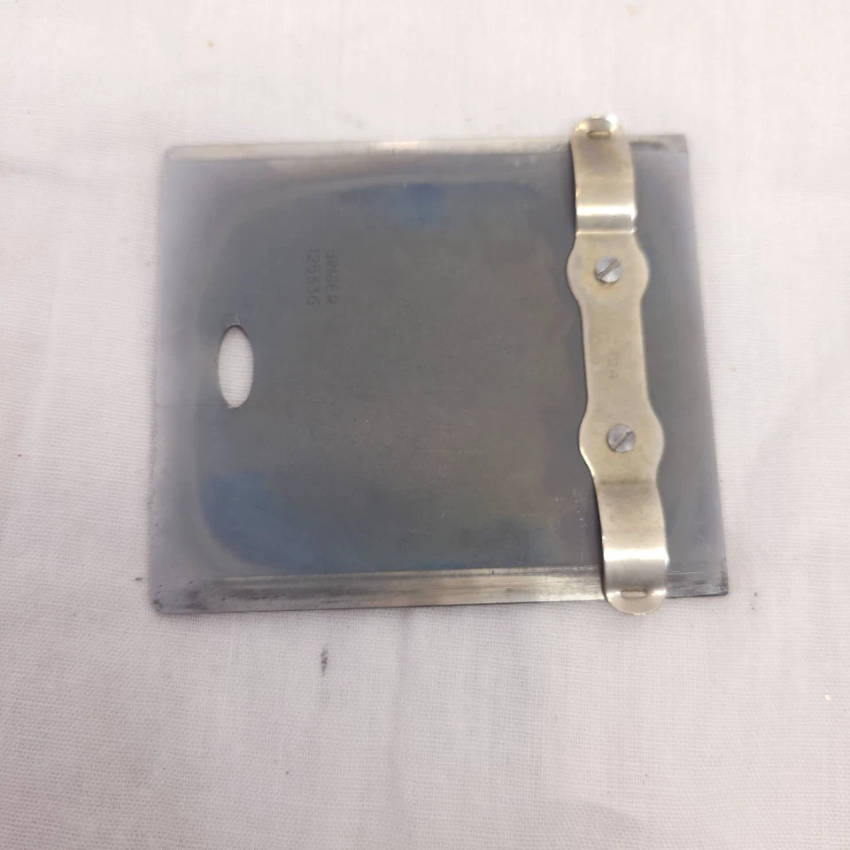 Vintage Singer Sewing Machine 237 M-A Part: Slide Plate - Image 2 of 3