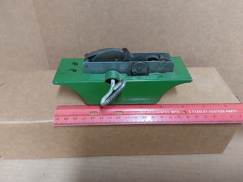 Marx Popeye green windup handcar base nice works good