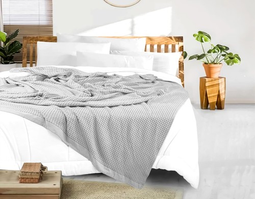 100% Cotton Queen Size Waffle Weave Blanket - Lightweight, Breathable, Soft, ... - Picture 2 of 6