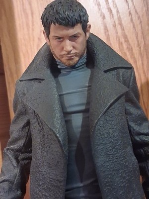 12-inch Chris Redfield Statue - Resident Evil Village Collector's Edition PS5