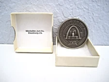 American Revolution Bicentenial 1976 St. Louis Arch Medallic Art Co Medal w/ box