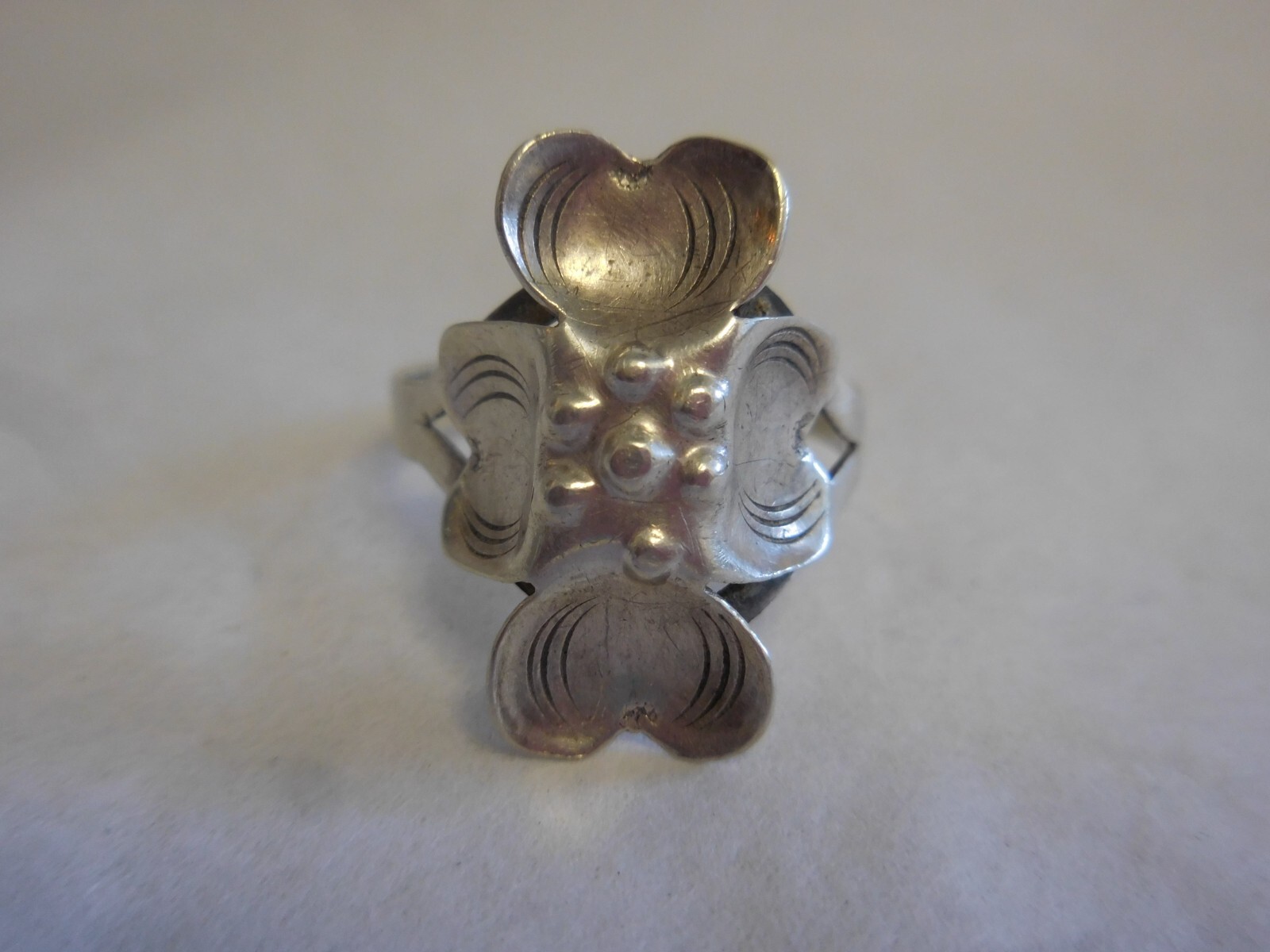 STUART NYE? STERLING SILVER DOGWOOD FLOWER ADJUSTABLE RING