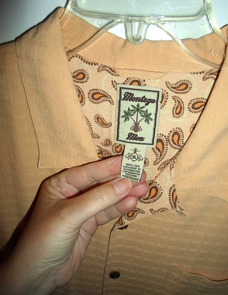 Montego Mon XL Silk Embroidered S/S Shirt Drinks On Me Coconut Palm Bar on Back - Image 4 of 4