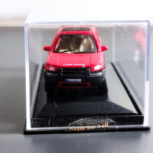 Model car. Land Rover Freelander . Metal. Scale 1:64. Unused in plastic case. - Picture 2 of 4