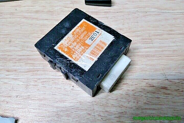 2003 TOYOTA COROLLA matrix relay running light 82810-02030 oem