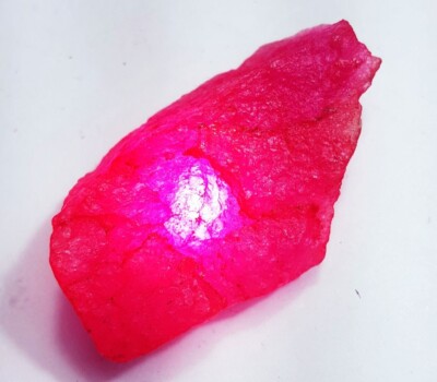 Natural Red Beryl Rough Loose Gemstone 138.20 Ct Certified With Free ...