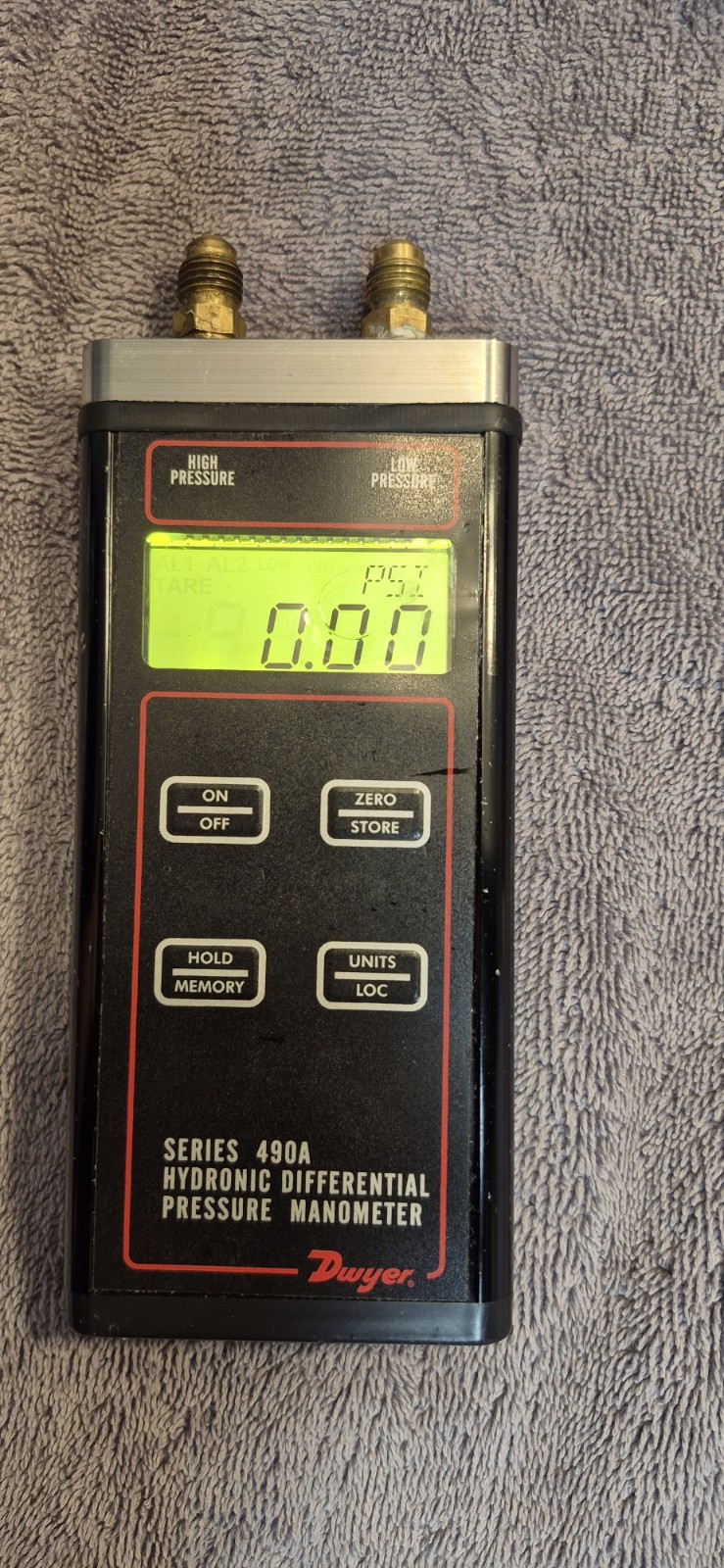 DWYER 490A-4 Hydronic Manometer, backlit LCD screen