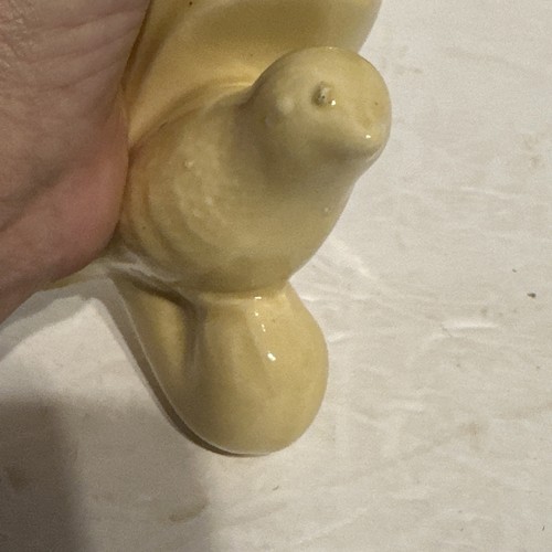 Vtg SHAWNEE POTTERY Wall Pocket Vase Cornucopia W/Perched Bird Creamy Yellow MCM - Picture 4 of 6