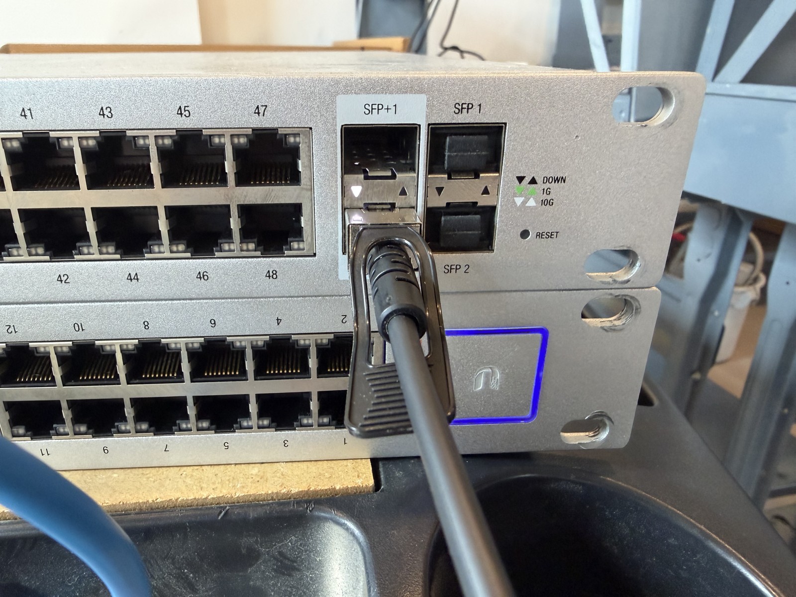Ubiquiti UniFi US-48-500W 48-Port Gigabit PoE+ Switch 500W 2x SFP+ Tested Reset