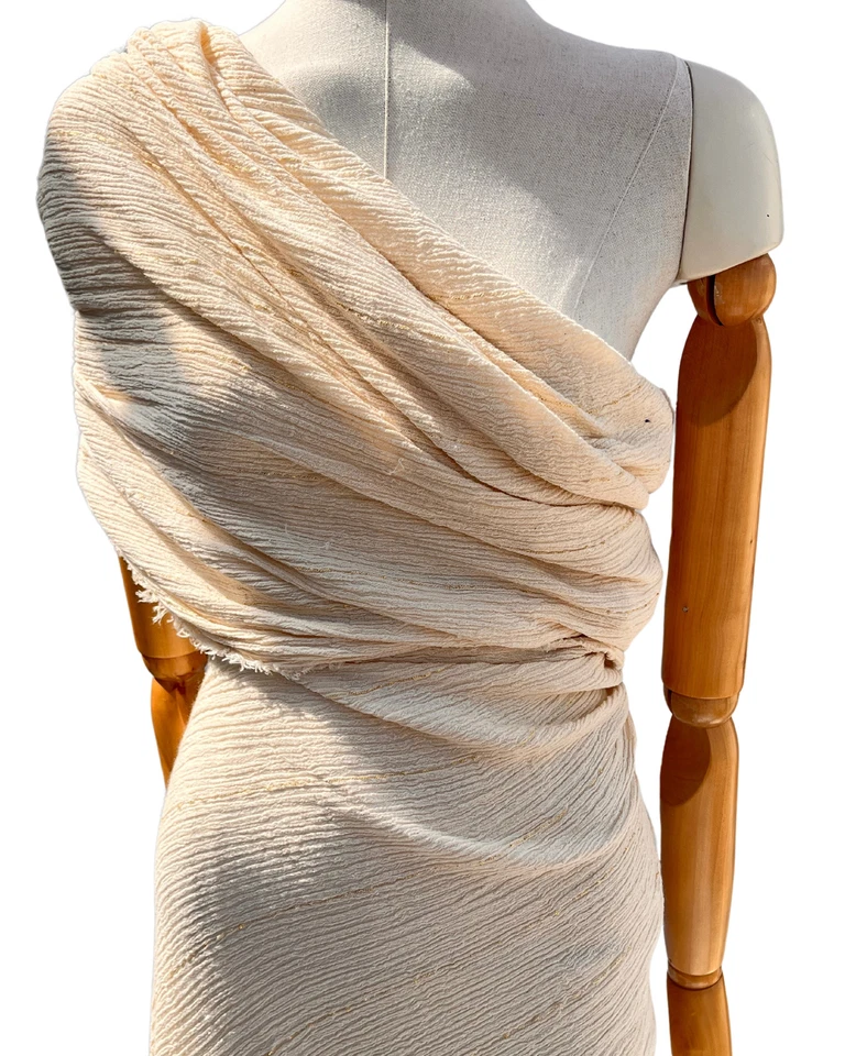 Tela de algodón arrugada elástica de doble gasa, texturizada, por 2 metros. Foto 4 de 4