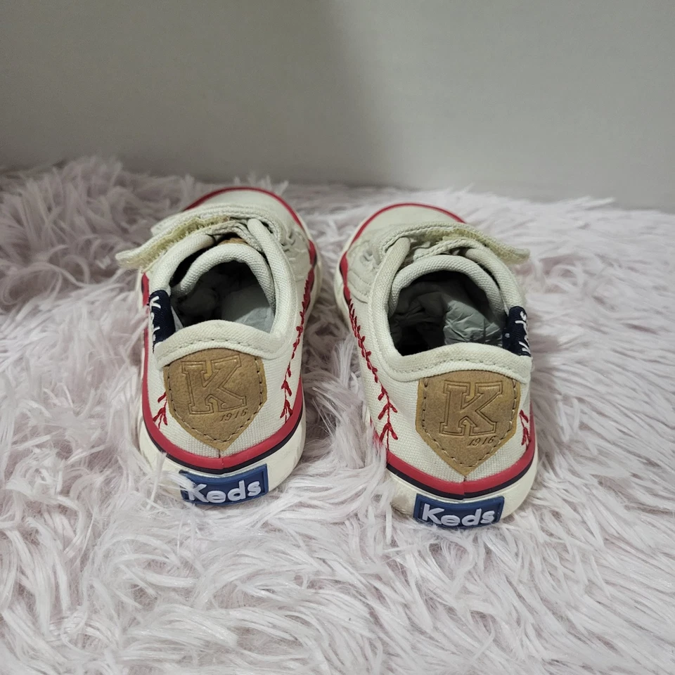 Keds 白色帆布钩环垒球棒球婴儿运动鞋 4M 码 — 第 3/4 张图片