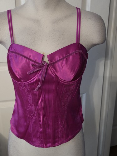 Guess Vtg Top