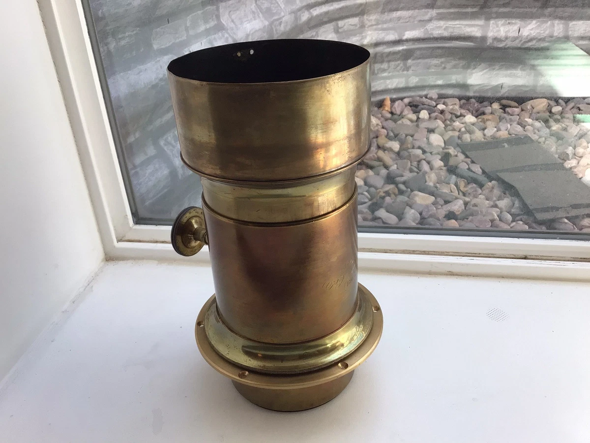 Voigtländer Petzval Lens | AI_13_16796