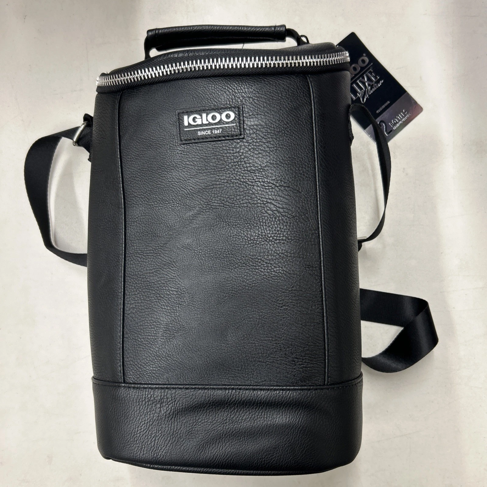 Igloo Beverage Tote Insulated Removable Divider Silver Metallic Inside (Black)