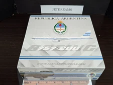 1/200 REPUBLICA ARGENTINA AIR FORCE BOEING 757-200 2010'S COLORS T-01 INFLIGHT