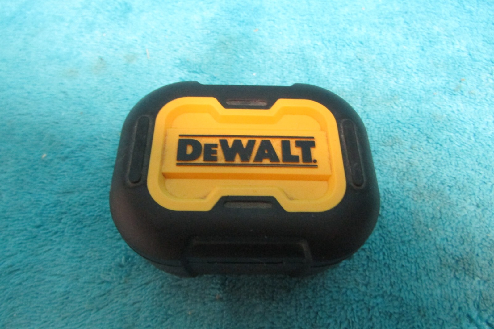 DeWalt ProX1 DXMA1902095 Jobsite TWS 209A Wireless Earbuds & Charge Case eBay