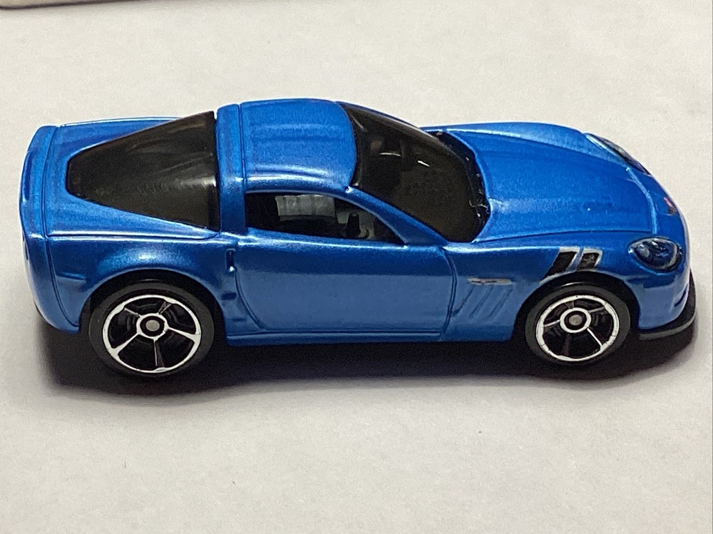 vintage Hot Wheels Mattel 2010 Blue Sports Car  racing collectable