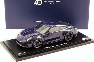 1:18 Spark Porsche 911 992.2 Carrera 4 GTS 40 Years Porsche Italia Blusogno WAP 