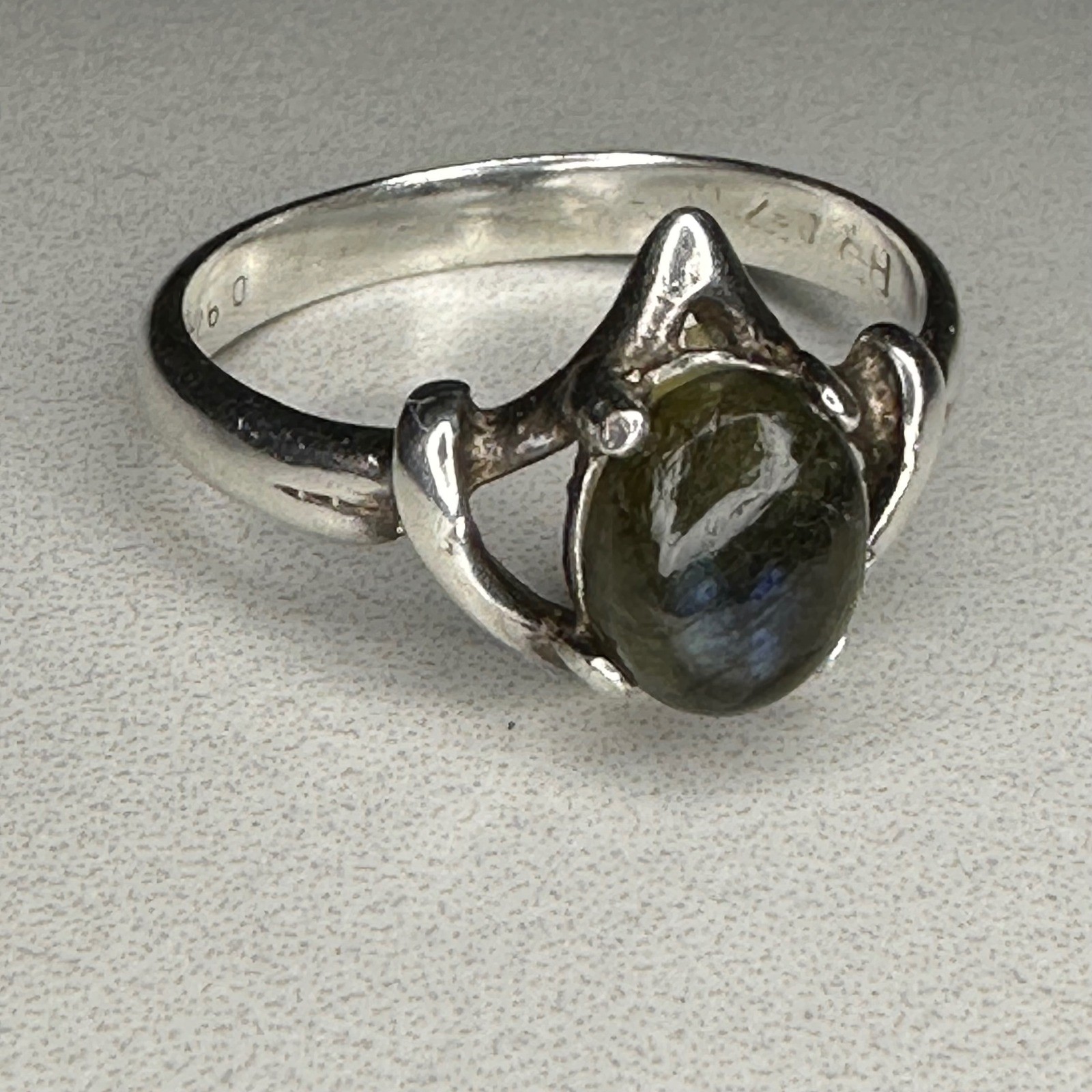Unique Silver Ring with Labradorite Gemstone Stat… - image 1