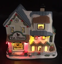2019 St Nicholas Square VET CLINIC Illuminated w/ Box Tested & Works