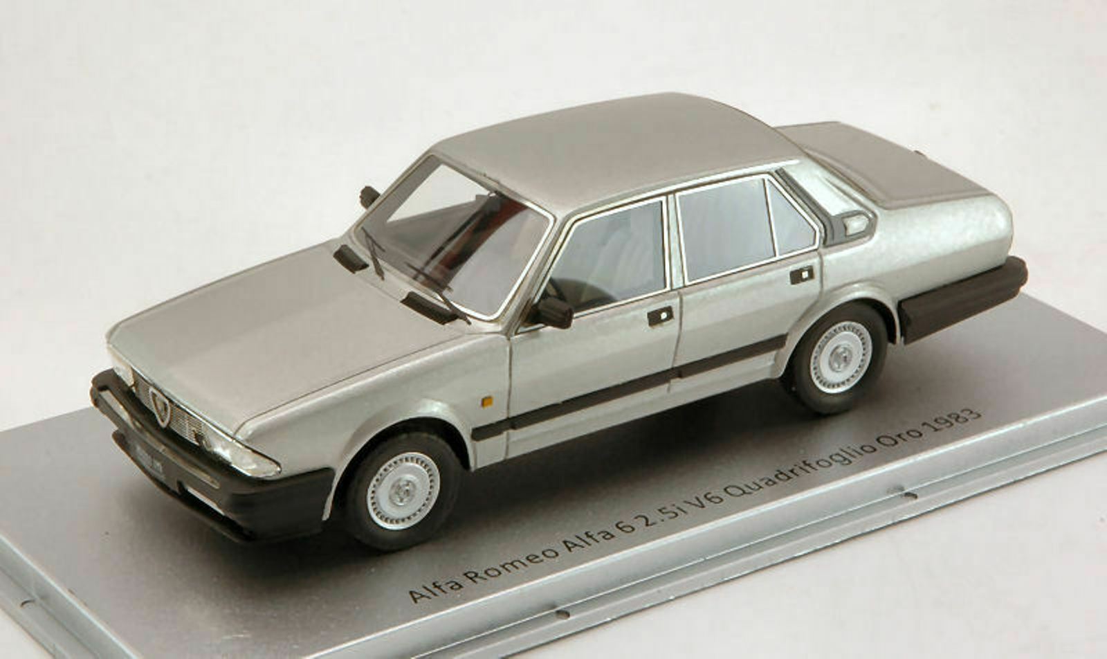 Alfa Romeo 6 V6 Oro 1983 miniature 1/43 Kess en résine grise