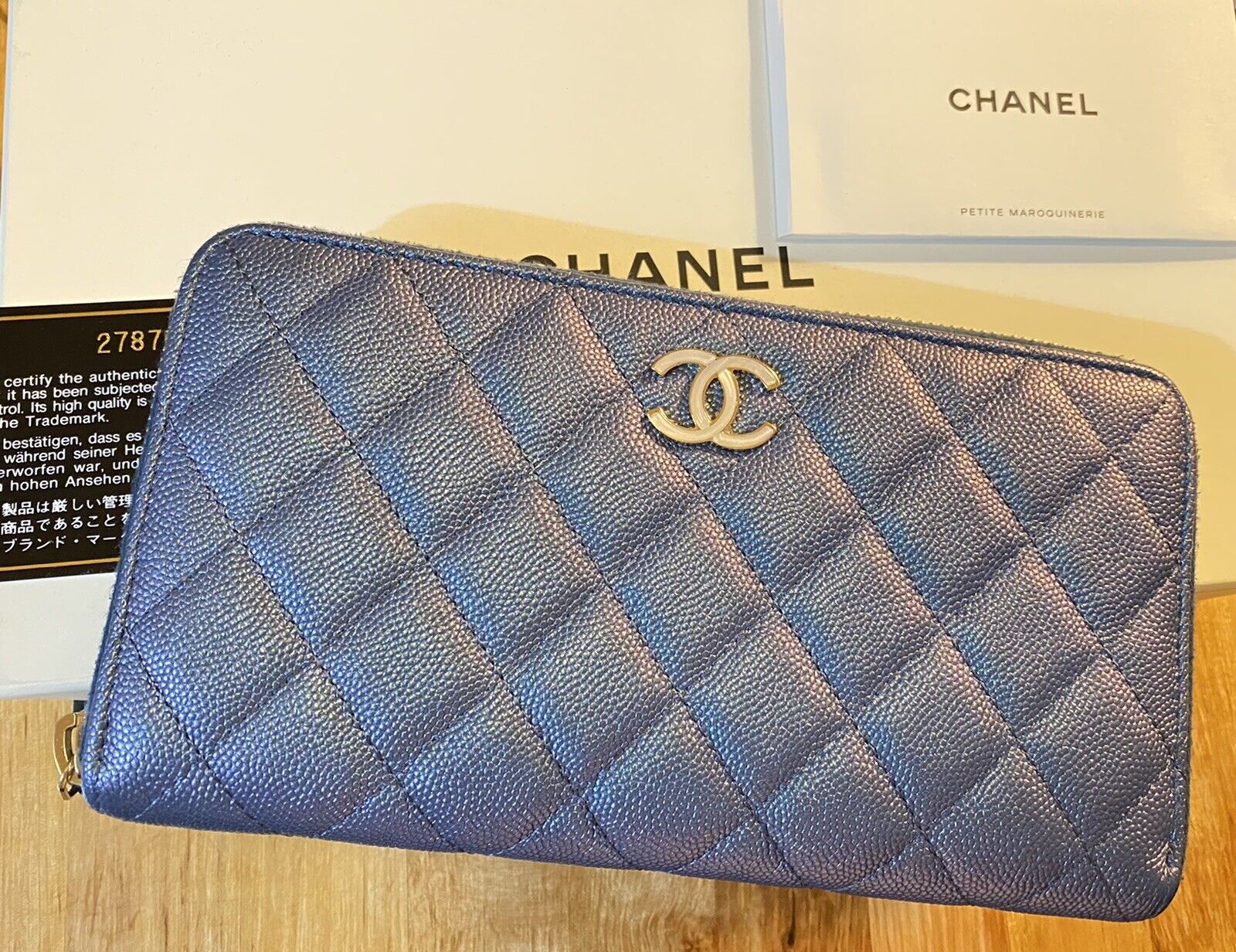 chanel 19 zipped wallet - JC De Fashion Enterprise