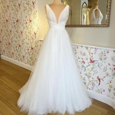 Simple Wedding Dresses V-Neck Sleeveless Tulle Floor-Length A-line Bridal Gowns