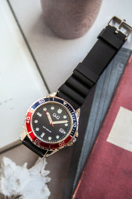 Q&Q by CITIZEN Mens Watch Analogue Quatz Sports Casual Japan