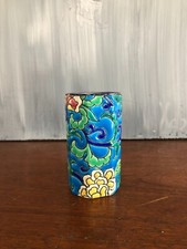 JOLI PETIT VASE ROULEAU (OCTOGONAL) EN ÉMAUX DE LONGWY, H 8,5 cm