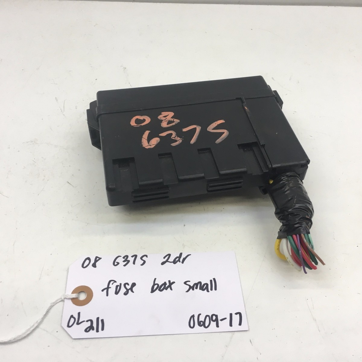 2008 INFINITI G37 COUPE OEM UNDER HOOD SMALL FUSE BOX