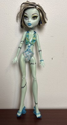Monster High Doll Skull Shores Full Color Frankie Stein With Earring Bracelet