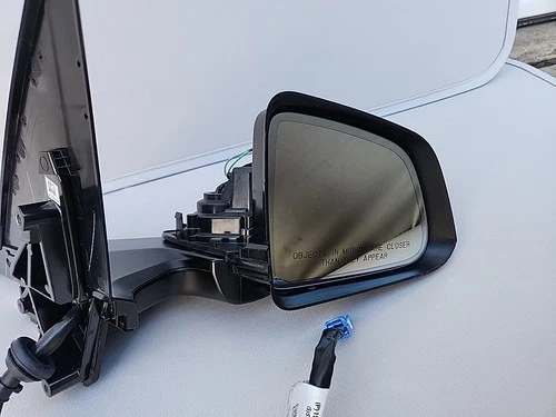 Genuine Used Tesla Model Y Passanger Side View Mirror  * Missing Lower Trim* 
